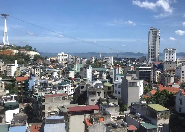 Thái Phong * Hạ Long